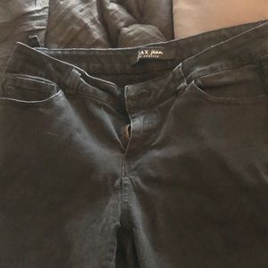 Black ripped skinny jeans